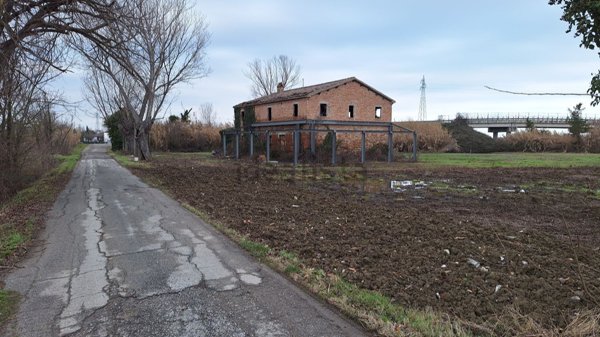 esavano in vendita a Bellaria-Igea Marina in zona Igea Marina