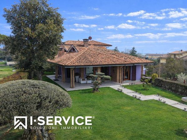 casa indipendente in vendita a Bellaria-Igea Marina in zona Igea Marina