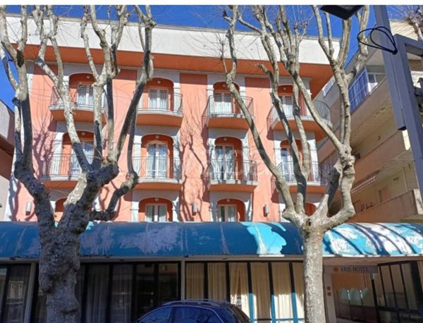 negozio in vendita a Bellaria-Igea Marina in zona Igea Marina