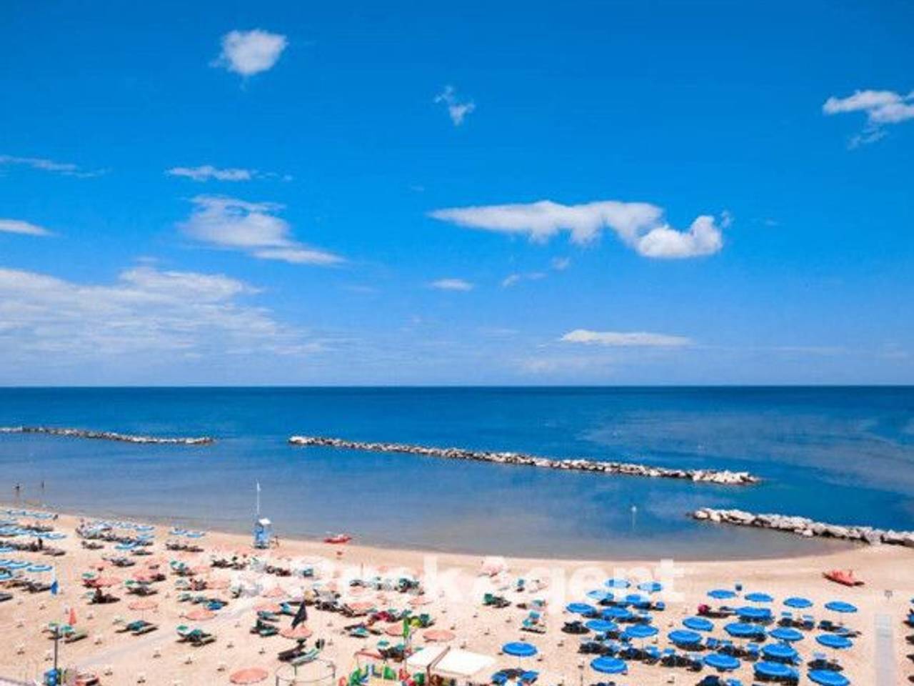 negozio in vendita a Bellaria-Igea Marina in zona Igea Marina