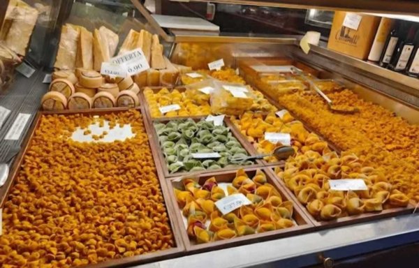 negozio in vendita a Bellaria-Igea Marina in zona Bellaria