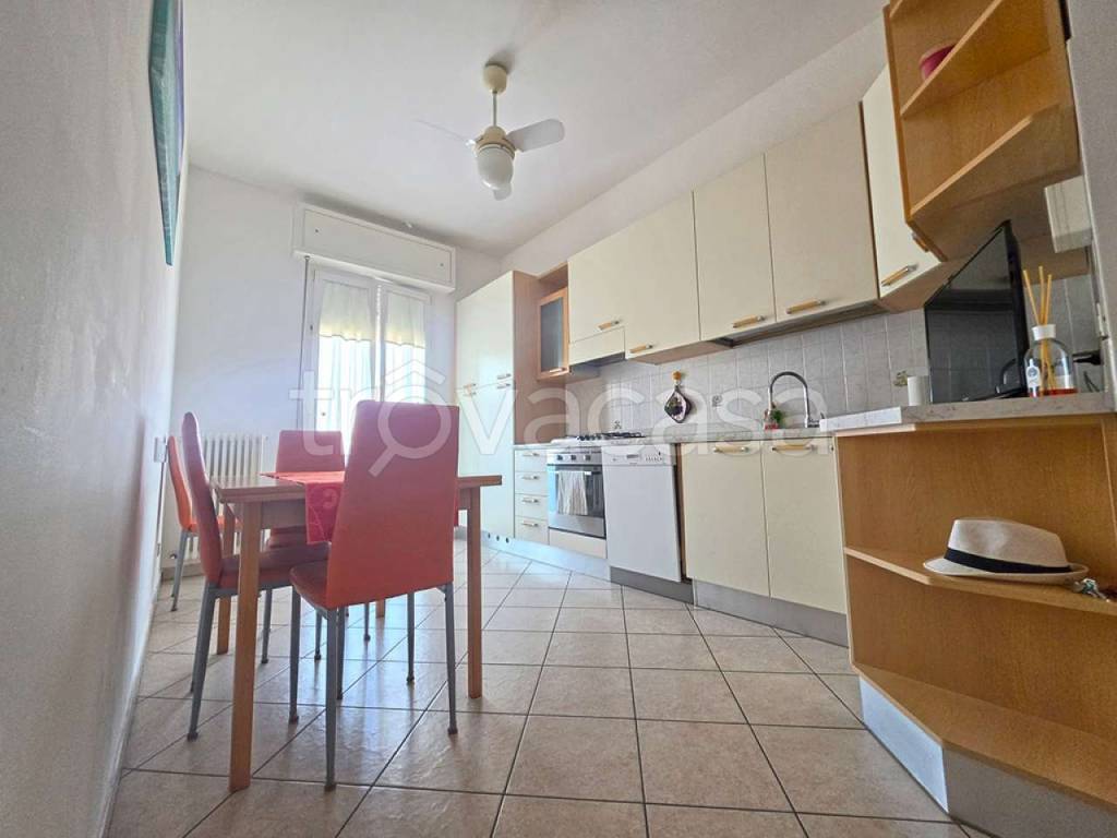 appartamento in vendita a Bellaria-Igea Marina in zona Igea Marina