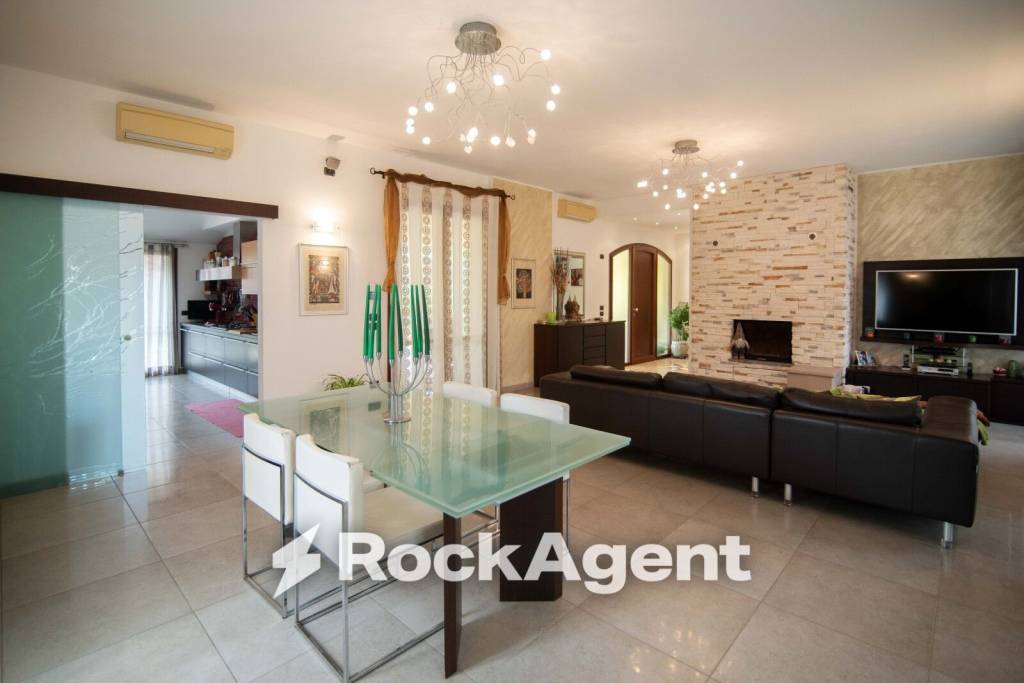 casa indipendente in vendita a Bellaria-Igea Marina in zona Igea Marina