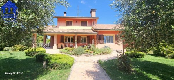 casa indipendente in vendita a Bellaria-Igea Marina in zona Igea Marina
