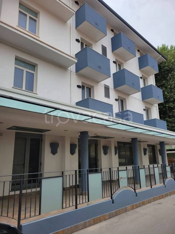 negozio in vendita a Bellaria-Igea Marina in zona Bellaria
