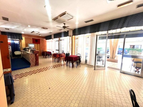 negozio in vendita a Bellaria-Igea Marina in zona Bellaria