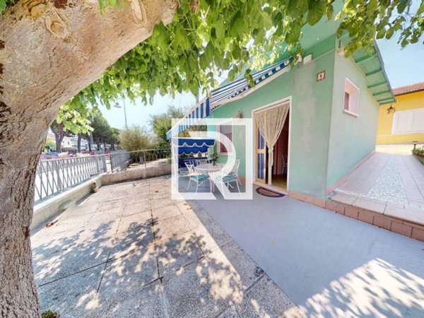 casa indipendente in vendita a Bellaria-Igea Marina in zona Igea Marina
