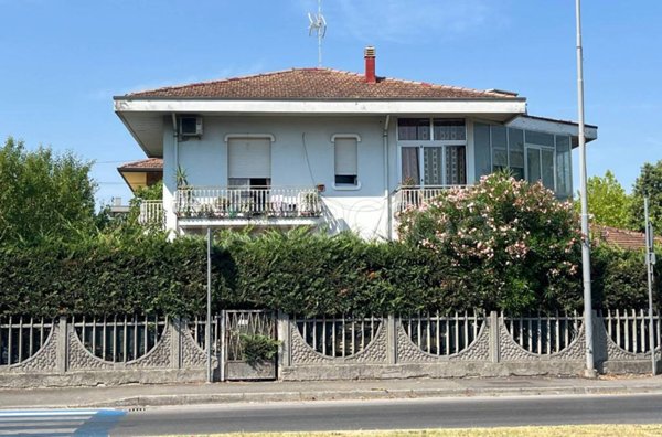 casa indipendente in vendita a Bellaria-Igea Marina in zona Igea Marina