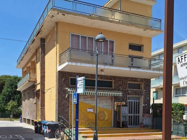 intera palazzina in vendita a Bellaria-Igea Marina