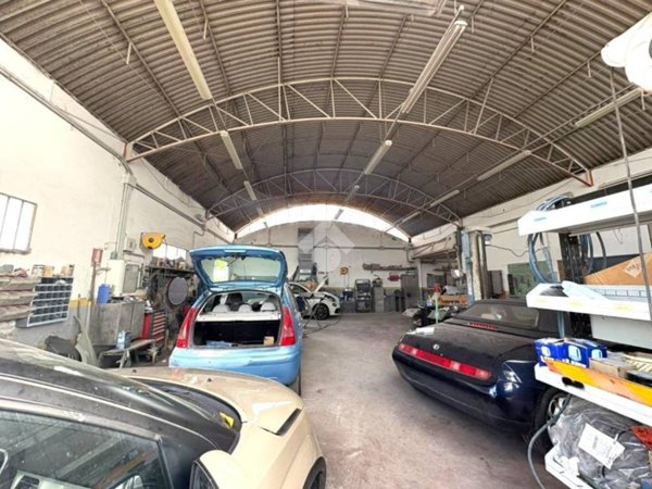 locale commerciale in vendita a Bellaria-Igea Marina in zona Igea Marina