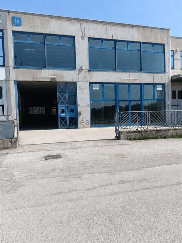 capannone in vendita a Bellaria-Igea Marina