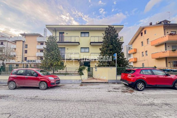 casa indipendente in vendita a Bellaria-Igea Marina in zona Igea Marina