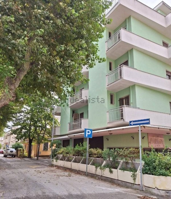 albergo in vendita a Bellaria-Igea Marina in zona Igea Marina