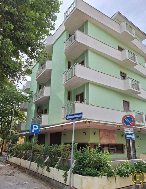 albergo in vendita a Bellaria-Igea Marina in zona Igea Marina