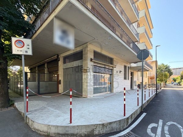 negozio in vendita a Bellaria-Igea Marina