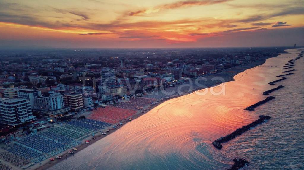 ufficio in vendita a Bellaria-Igea Marina in zona Igea Marina