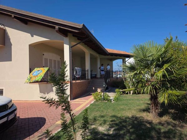 casa indipendente in vendita a Bellaria-Igea Marina in zona Igea Marina