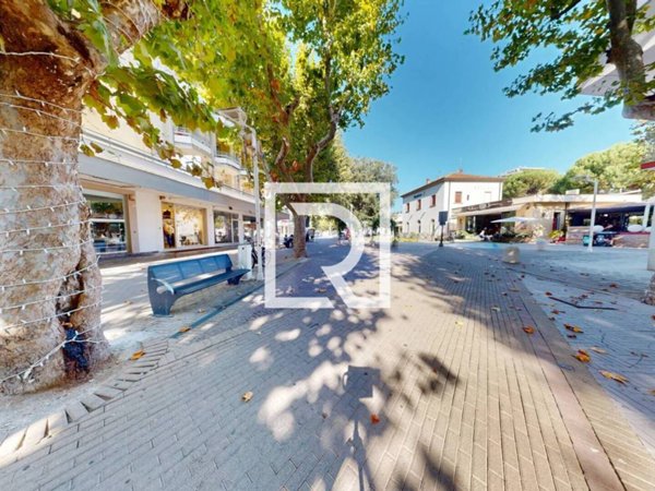 locale commerciale in vendita a Bellaria-Igea Marina in zona Bellaria