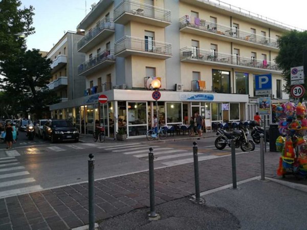negozio in vendita a Cattolica
