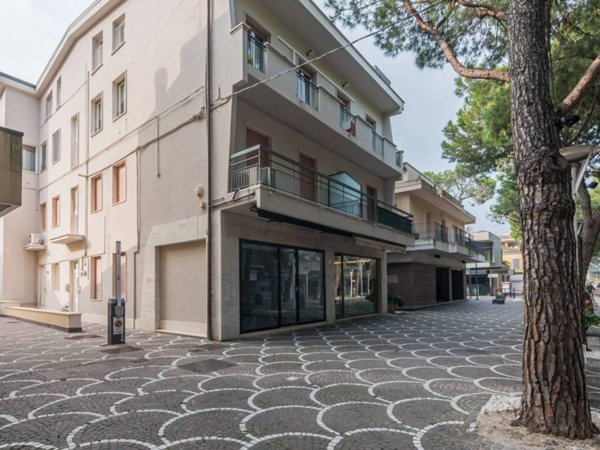 intera palazzina in vendita a Cattolica