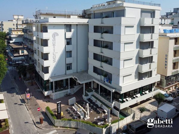 intera palazzina in vendita a Cattolica