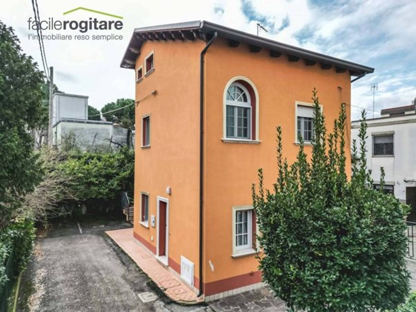 casa indipendente in vendita a Cattolica