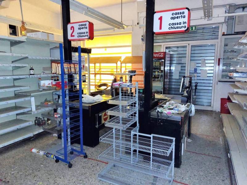 negozio in vendita a Cattolica
