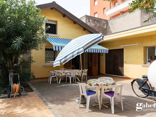 casa indipendente in vendita a Cattolica