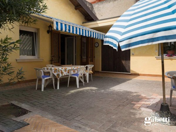 casa indipendente in vendita a Cattolica