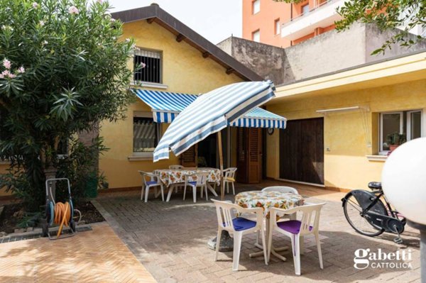 casa indipendente in vendita a Cattolica