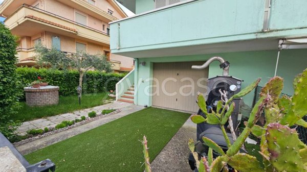 casa indipendente in vendita a Cattolica