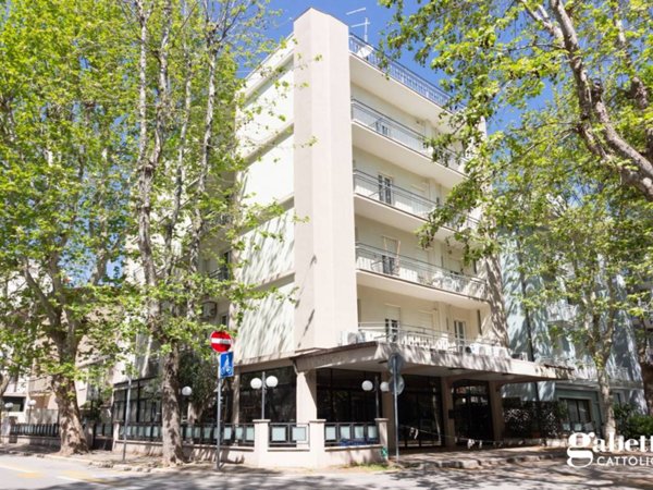 intera palazzina in vendita a Cattolica