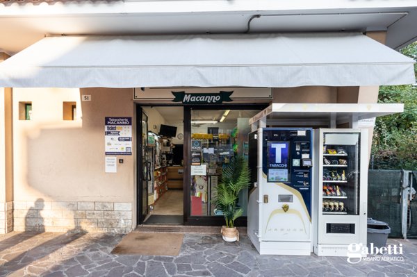 negozio in vendita a Cattolica
