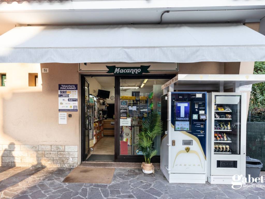 negozio in vendita a Cattolica