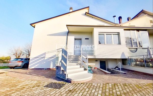 casa indipendente in vendita a Cattolica