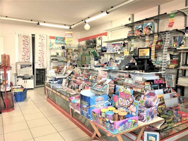 negozio in vendita a Cattolica