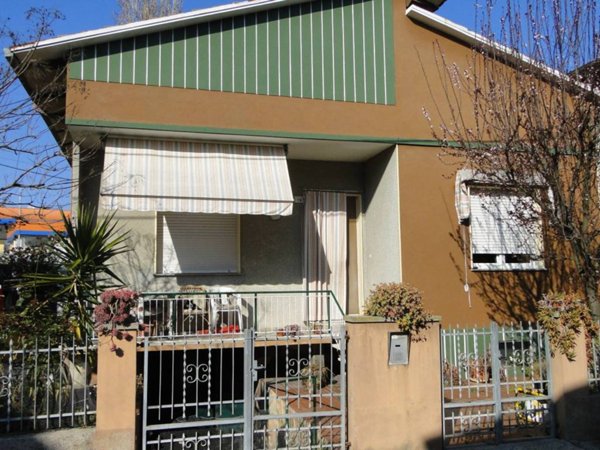 casa indipendente in vendita a Cattolica
