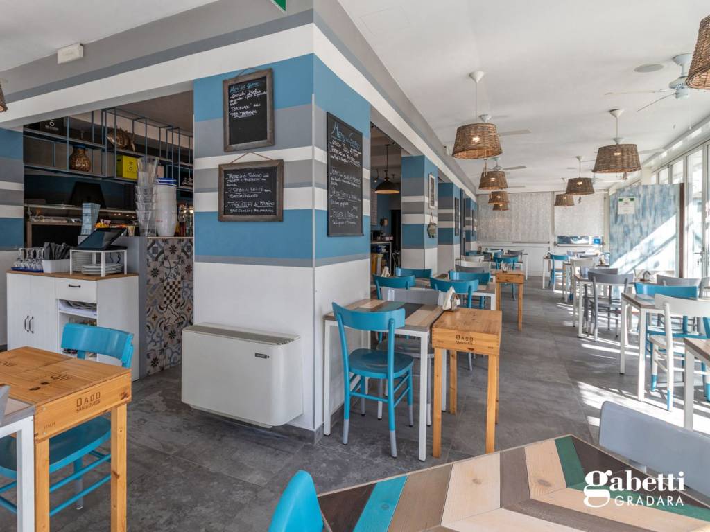 negozio in vendita a Cattolica