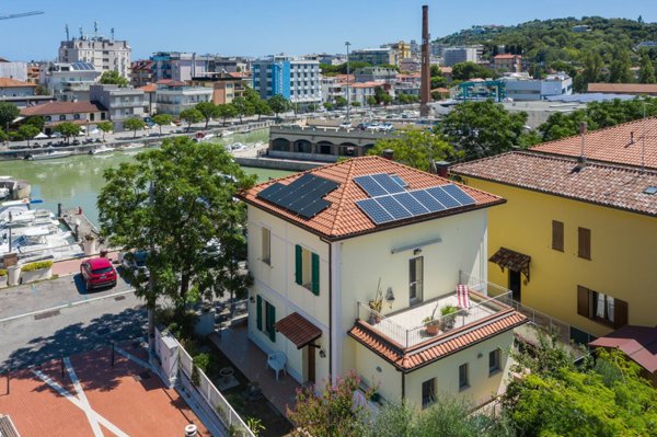 casa indipendente in vendita a Cattolica