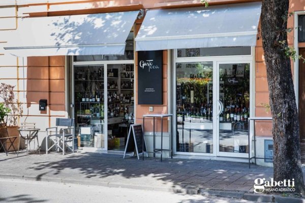 negozio in vendita a Cattolica