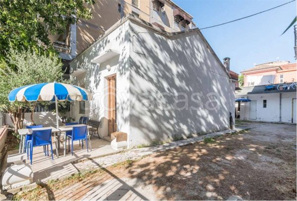 casa indipendente in vendita a Cattolica