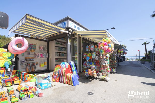negozio in vendita a Cattolica