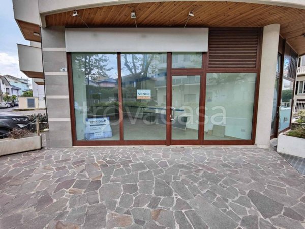 negozio in vendita a Cattolica