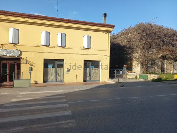 negozio in vendita a Cattolica