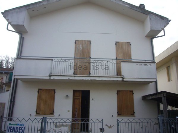 casa indipendente in vendita a Cattolica