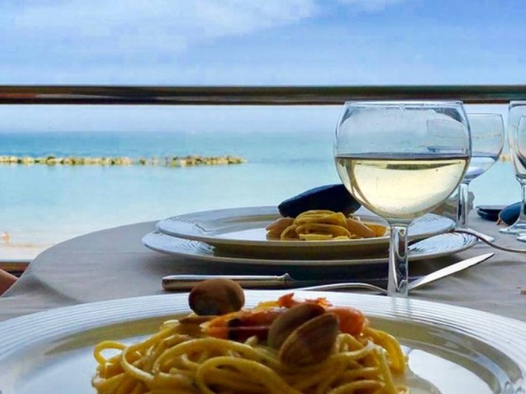 negozio in vendita a Cattolica