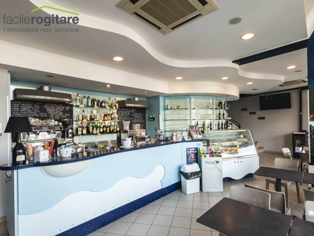 negozio in vendita a Cattolica