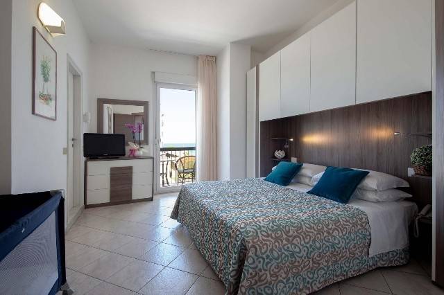 intera palazzina in vendita a Cattolica