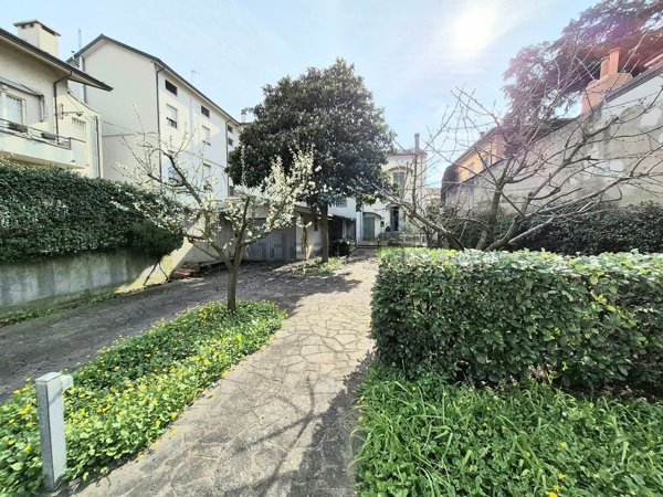 casa indipendente in vendita a Cattolica