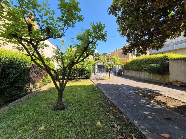 casa indipendente in vendita a Cattolica